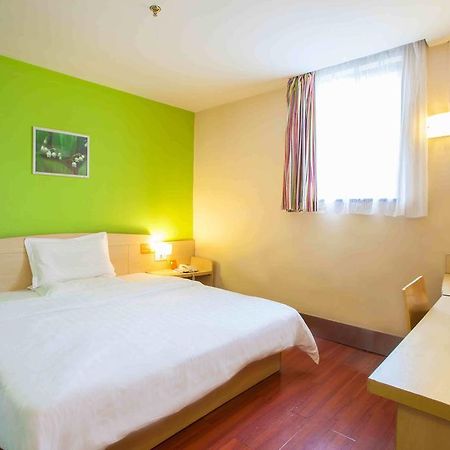 7Days Inn Foshan Coach Terminal Oda fotoğraf
