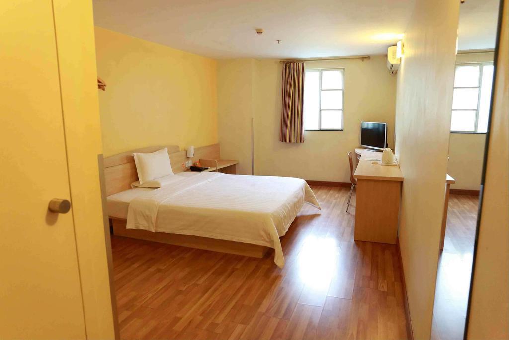 7Days Inn Foshan Coach Terminal Oda fotoğraf