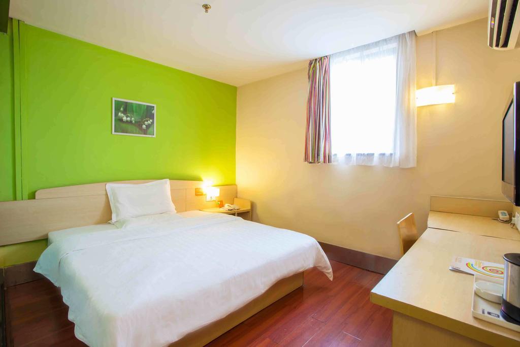 7Days Inn Foshan Coach Terminal Oda fotoğraf